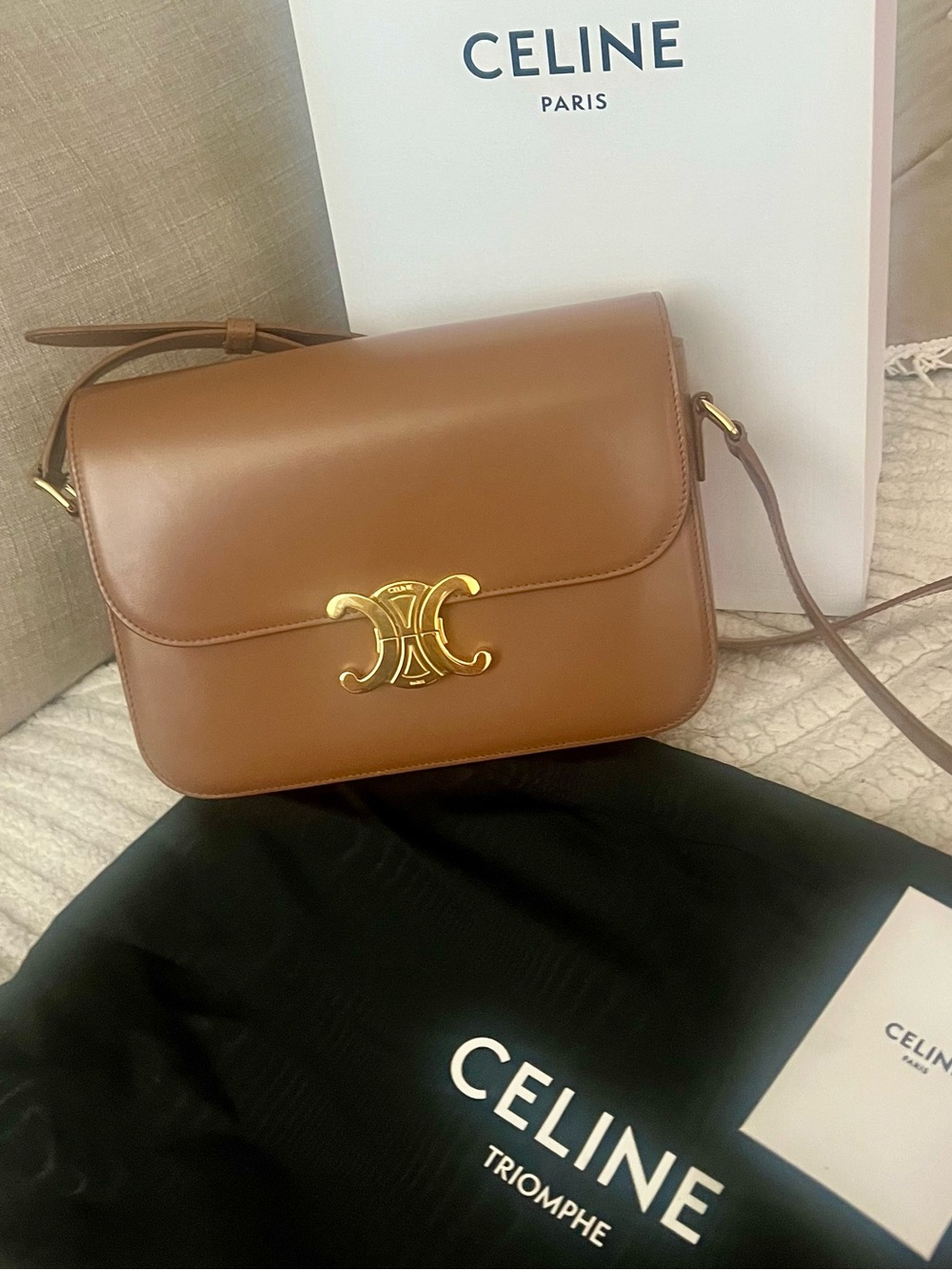 𝐂𝐄𝐋𝐈𝐍𝐄 𝐓𝐑𝐈𝐎𝐌𝐏𝐇𝐄 Crossbody in Bronxe